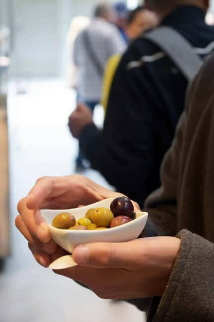 Porto: Food Tour with Tastings and Souvenirs - Practical Details and Tips