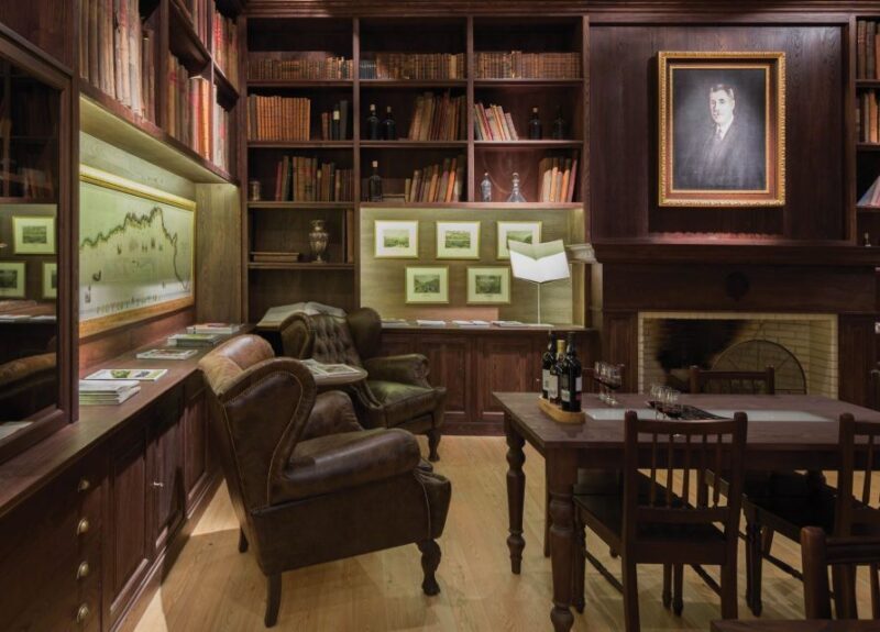 Porto: Graham's Port Lodge Tour & Vintage Room Wine Tasting - What You’ll Experience at Grahams Port Lodge