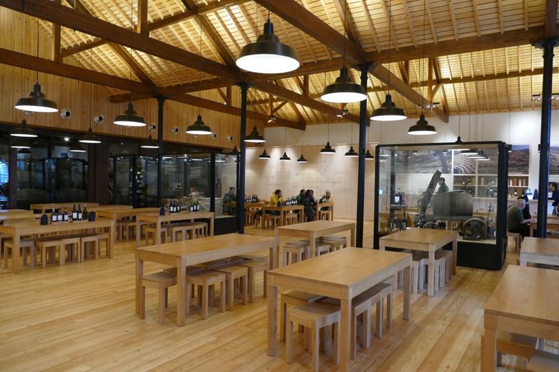 Porto: Graham's Port Lodge Tour with Premium Wine Tastings - Shopping time at the visitor center (use it or skip it)