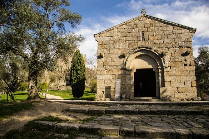 Porto: Guimaraes & Braga Small Group Tour with Lunch and Tickets - Se de Braga (Braga Cathedral): Romanesque meets Gothic