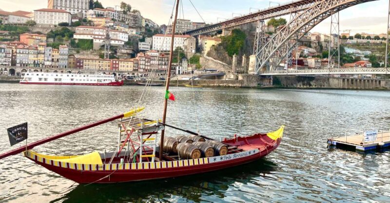 Porto: Highlights & hidden gems Walk - max 8 - The Experience and Its Value
