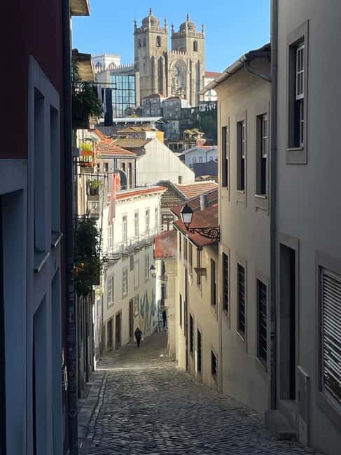 Porto: Historic Walking Tour with Local Guide - Key Points
