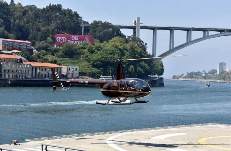 Porto: Panoramic helicopter flight + Douro River cruise - Key Points