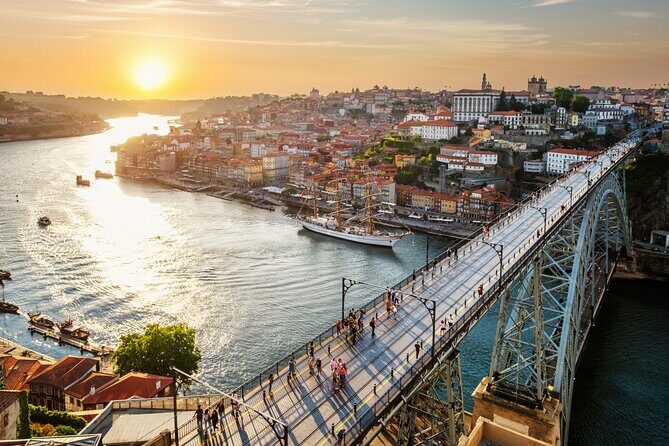 Porto Private 2-Hour Custom Sightseeing Experience - Key Points