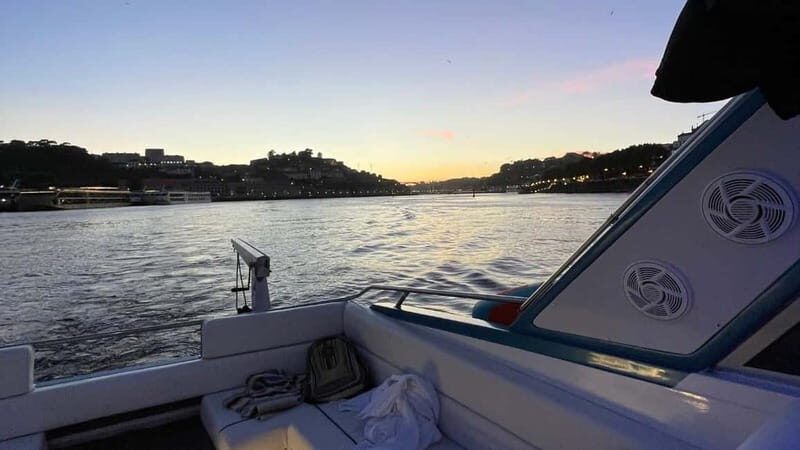 Porto: Private Cruise with local Wine, Snacks & 6 Bridges - FAQs