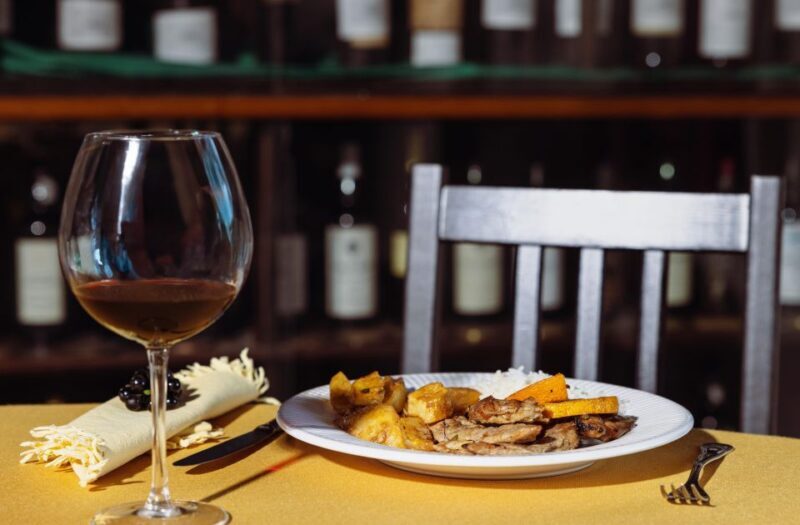 Porto: Private Douro Valley 4x4 Tour with Lunch - Key Points