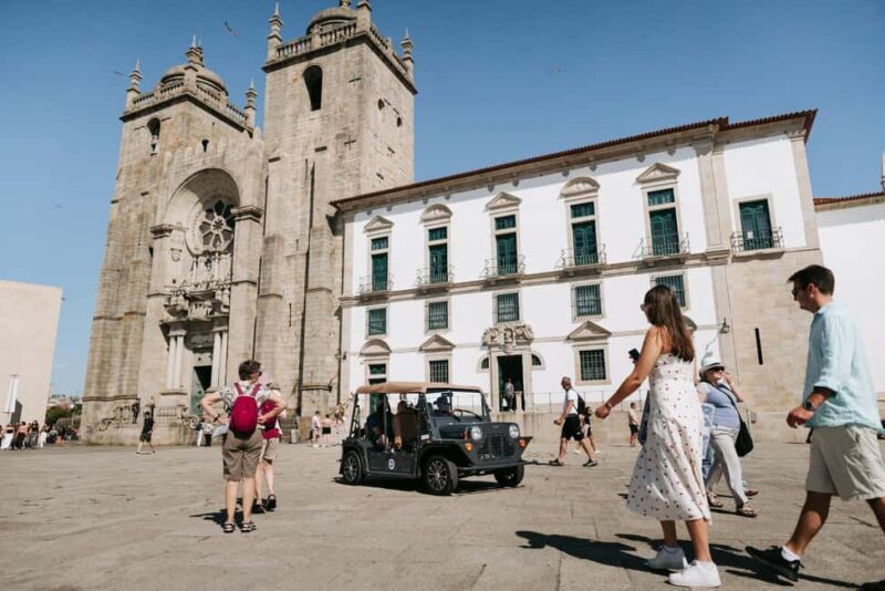 Porto: Private Tour to the Historic Center in a Classic Car - Analyzing the Value