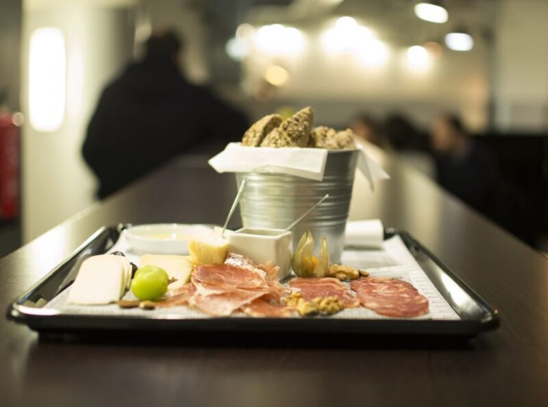 Porto: Private Walking Food Tour with Tastings - Key Points