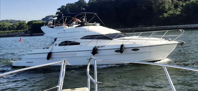 Porto: Private Yacht Tour on Douro River - up to 12 people - Key Points