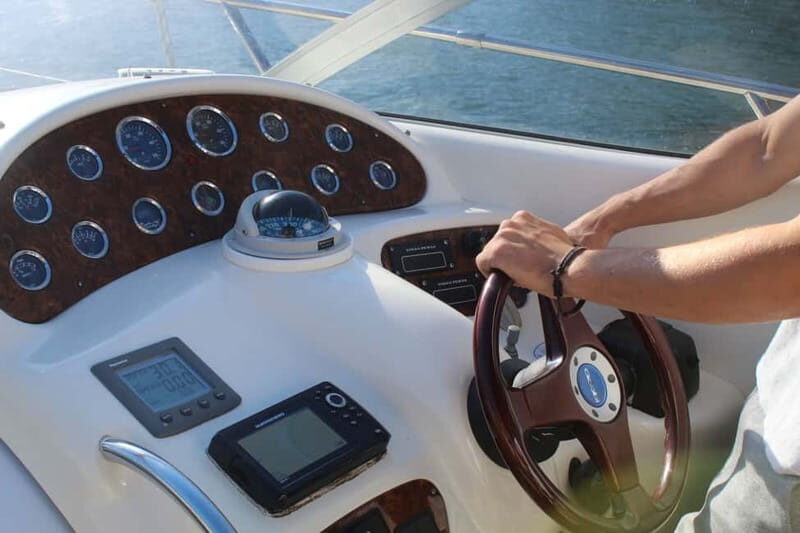 Porto: Private Yacht Tour with Wine, Snacks & 6 Bridges - Heading to the Atlantic