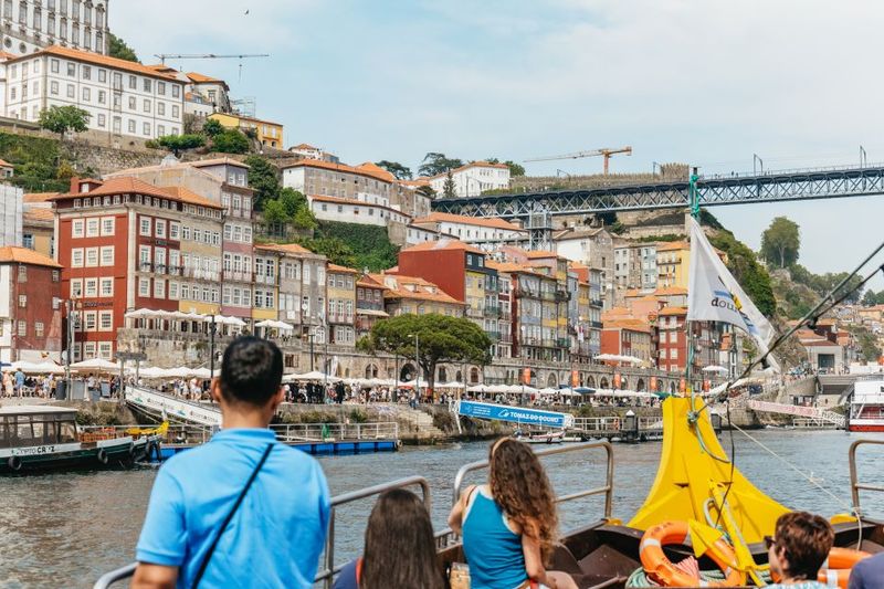 Porto: River Douro 6 Bridges Cruise - Timing and Frequency: Hourly Cruises and Seasonal Hours