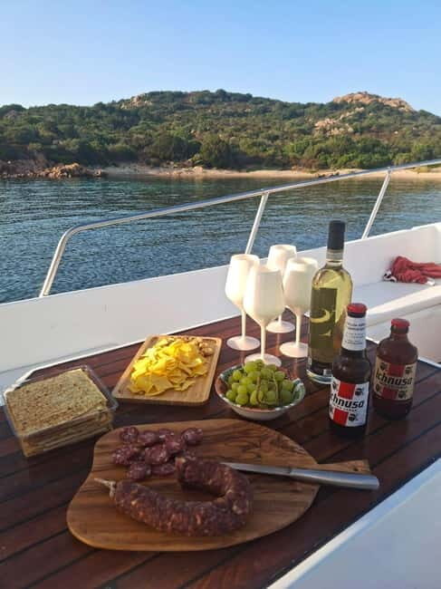 Porto Rotondo: Sunset aperitif on a boat in the Costa Smeralda - Key Points
