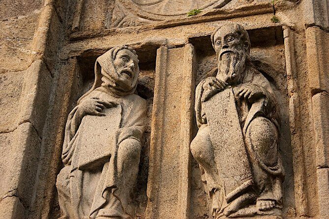 Porto: Santiago de Compostela and Valença do Minho Day Trip - FAQ