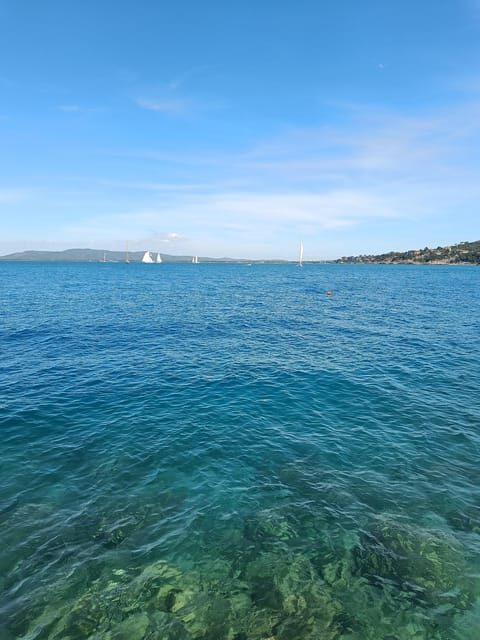 Porto Santo Stefano: La Caletta beach club - Cocktails under the umbrella - Who Should Consider This Experience?