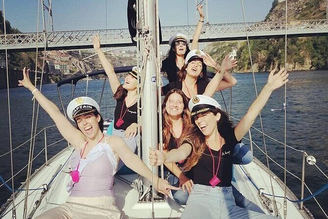 Porto: Single Party on a charming sailboat with welcome drink - What to Expect from the Sailboat Party in Porto