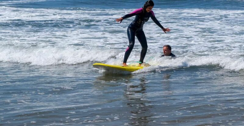 Porto: Small Group Surfing Experience with Transportation - Key Points