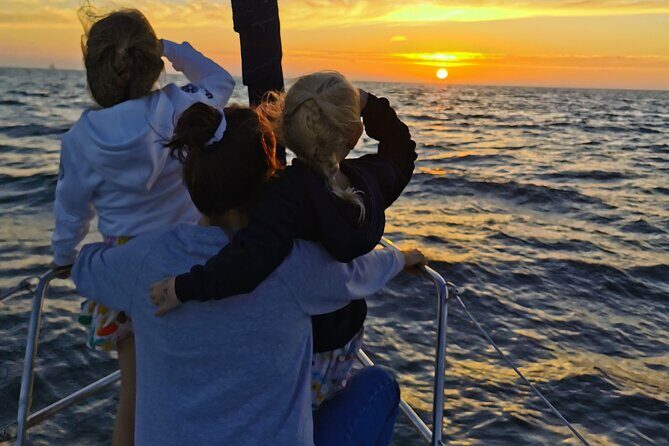 Porto: Sunset or Daytime, Charming Sailboat Cruise on the Douro River - FAQ