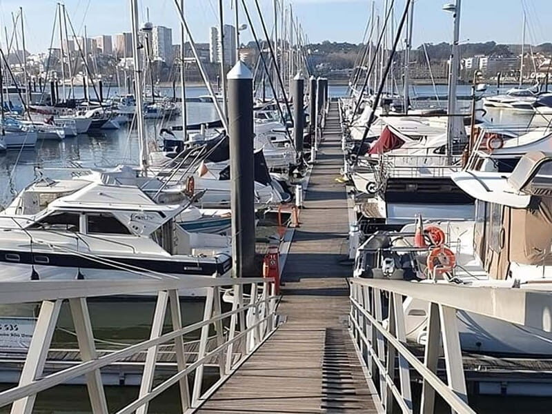 Porto: Sunset or Daytime Yacht Cruise with Welcome drink - The Experience and Atmosphere