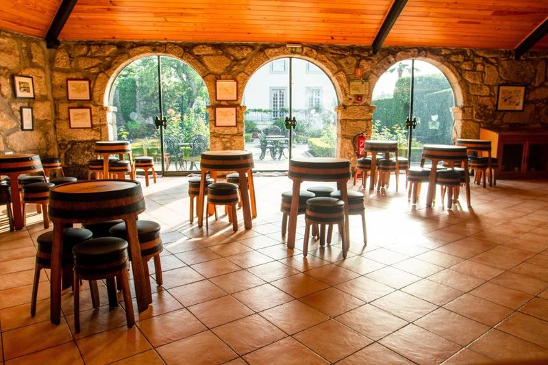 Porto: Taylor's Port Cellars & Tasting - Taylor’s innovations: Dry White Port and Late Bottled Vintage