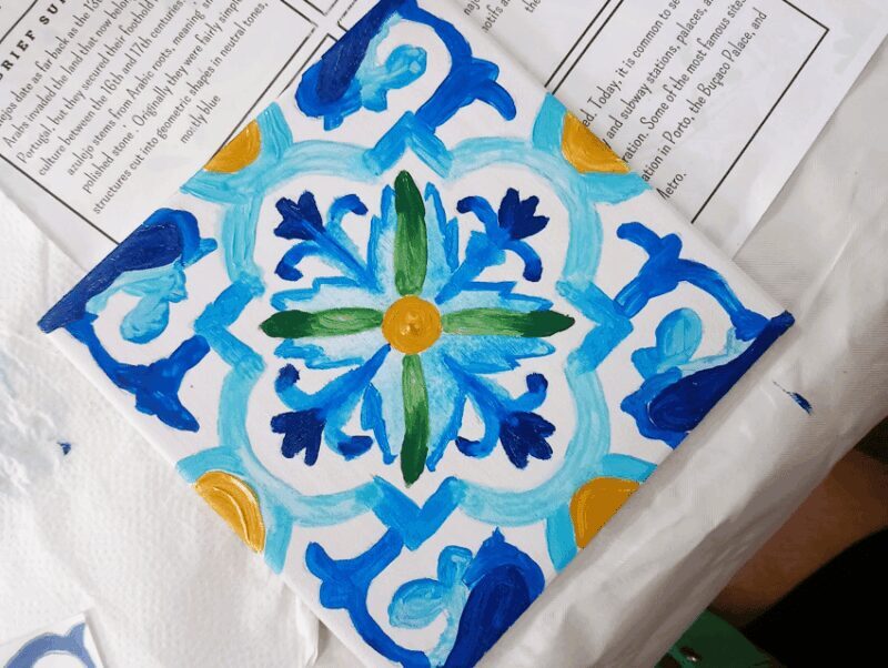 Porto: Tile Painting and Cocktails in Downtown Porto - Key Points