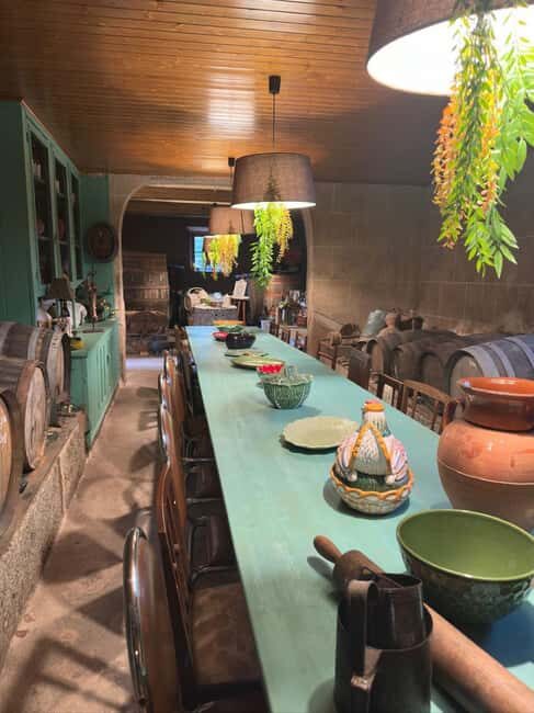 Porto: Vinho Verde Region Tour with 2 Wineries & Lunch - The Final Stops: Exploring and Shopping