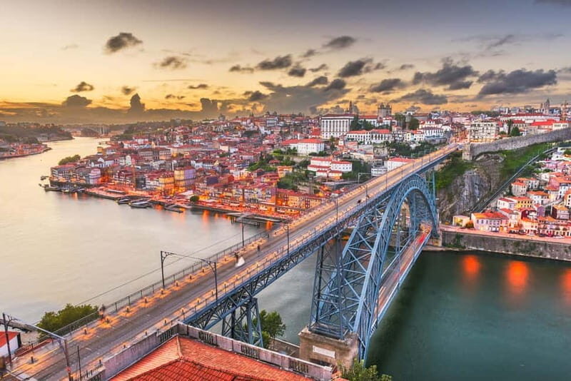 Porto Walking Tour with Fado Show (small groups) - Miradouro da Vitória