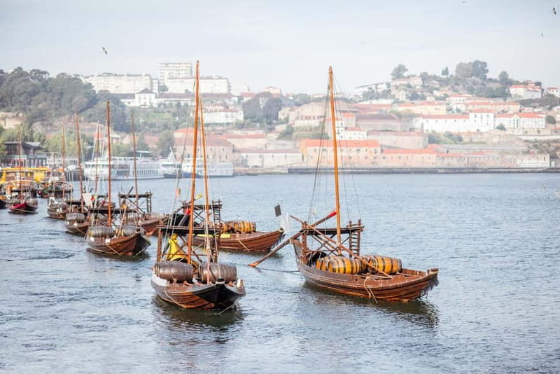 Porto Walking Tour with Fado Show (small groups) - Igreja do Carmen