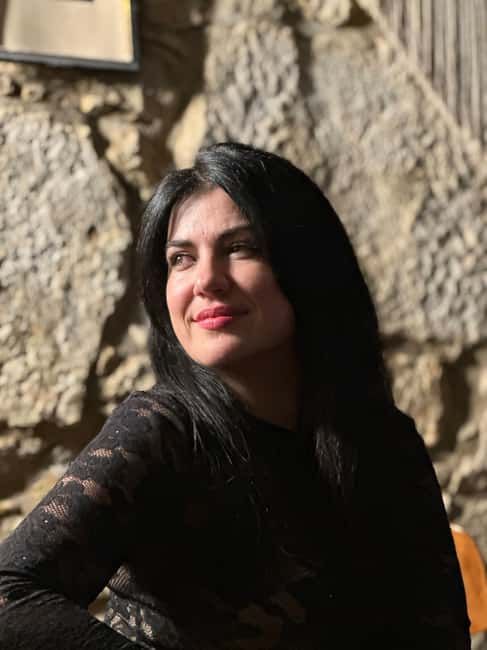 Porto: What is Fado? Commented Live Concert with Port Wine - Tawny Port in the Middle of the Story: Smart and Included