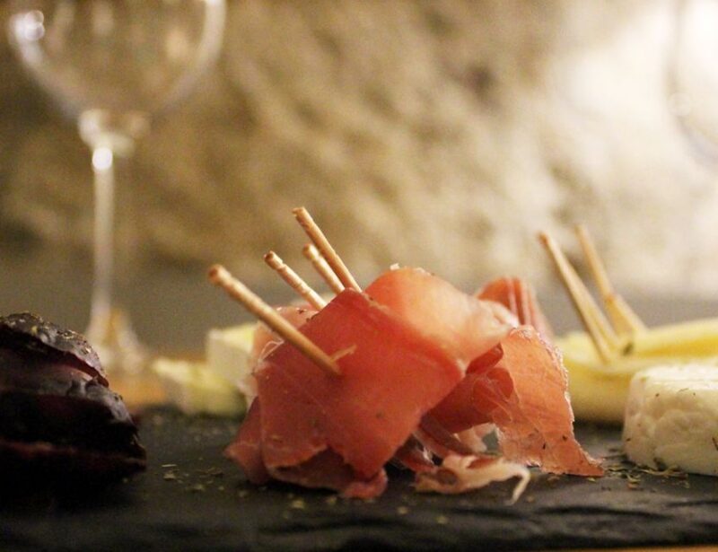 Porto: Wine Tasting with Tapas Walking Tour - Who Is This Tour Perfect For?