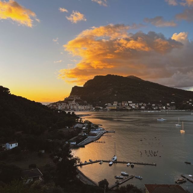 Portovenere: Palmaria Island & Lord Byron Cave Sunset Cruise - Sunset at Lord Byron Cave
