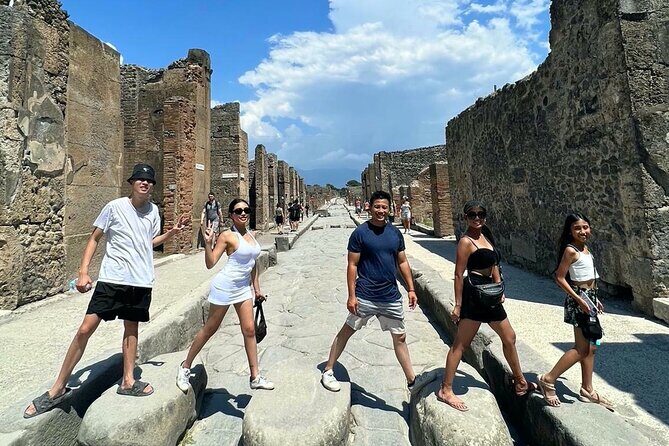 Positano Private Transfer from/to Naples with Pompeii Guided Tour - The Journey Itself: Comfort Meets Convenience