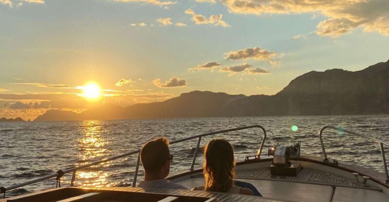 Positano: Sunset Group Boat Tour Amalfi Coast with Prosecco - Duration, Group Size, and Pricing