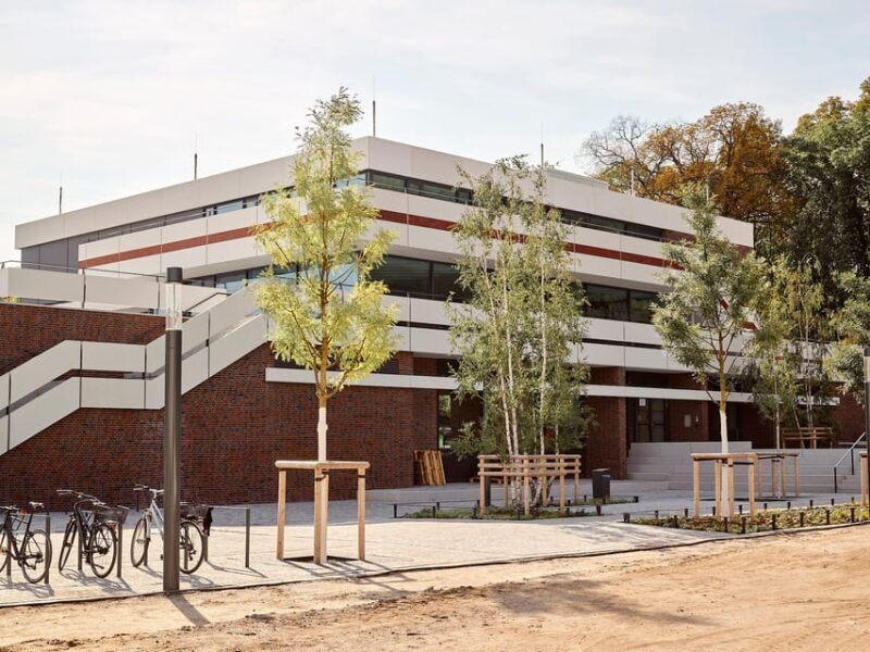 Potsdam: Entry to DAS MINSK Kunsthaus in Potsdam - The Artworks and Exhibitions