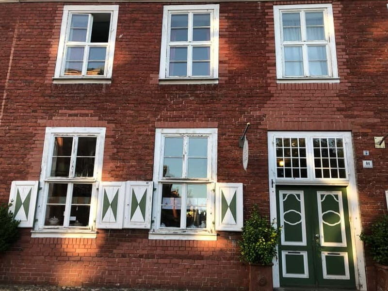 POTSDAM: Old historical town, a walk with a certified guide - A Deep Dive into the Potsdam Walk