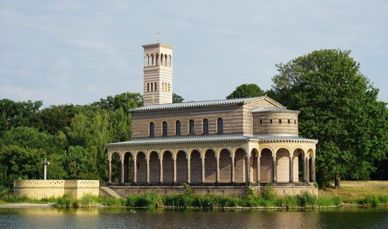 Potsdam: Yacht Cruise - Lakes of Berlin - Castles & Nature - FAQ