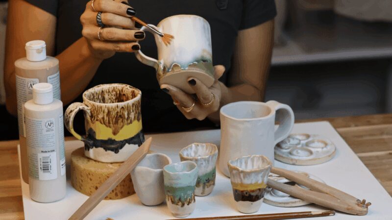 Pottery Workshop and Wine  Barcelona - Key Points