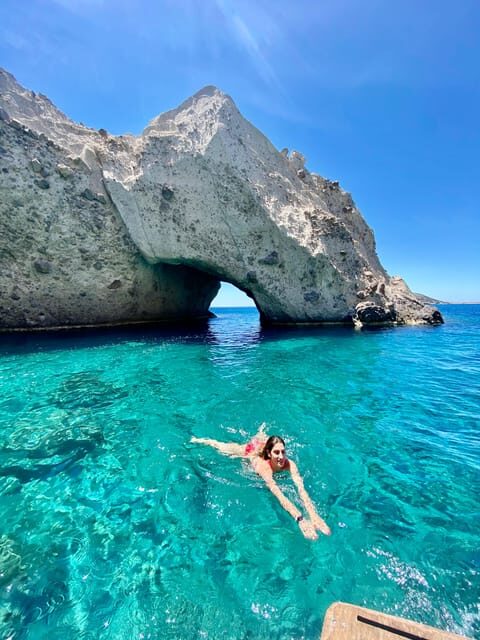 Pounta: Blue Lagoon Boat Tour - Refreshments and Relaxation