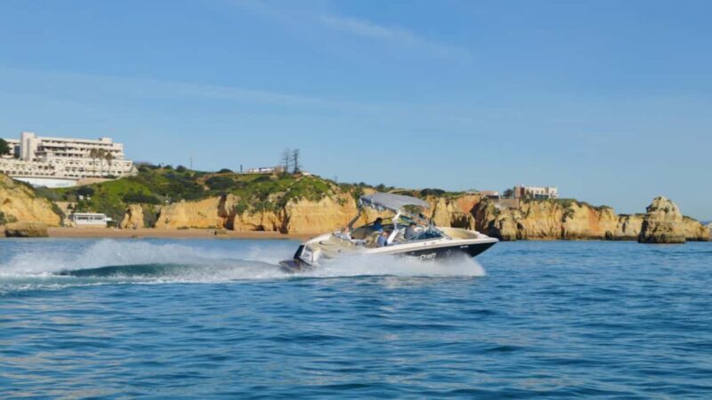 Power and luxury on a Mastercraft x80 - An in-depth look at this luxury boat trip