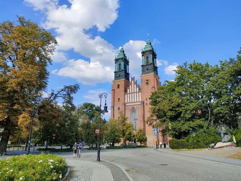 Pozna: Bike Tour of Top Highlights with a Local Guide - Real Traveler Feedback