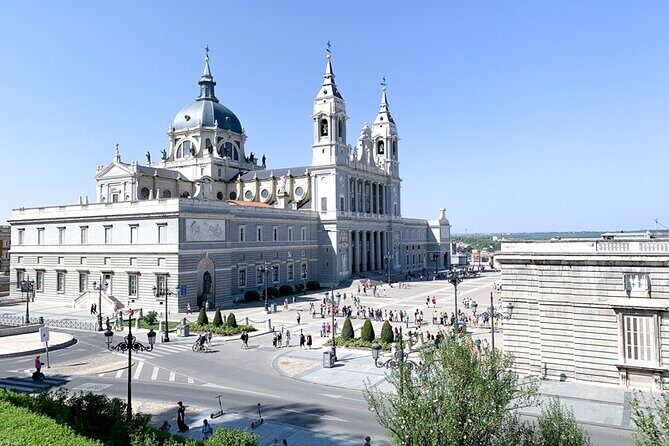 Prado City Tour Royal Palace in one day with entrance and pick-up - Frequently Asked Questions