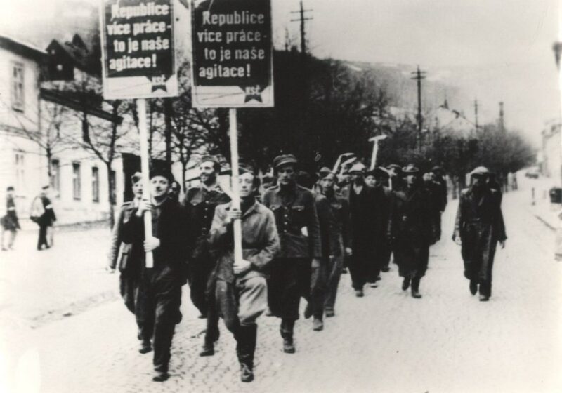 Prague: 2-Hour Back to Communism Walking Tour - Who Should Consider This Tour?