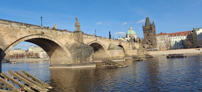 Prague: 2-Hour Historic Boat Cruise with Delicious Lunch - The Experience in Detail