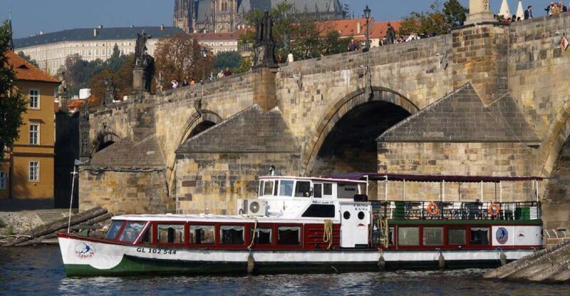 Prague: 2-Hour Lunch Cruise on the Vltava River - What to Expect on the Lunch Cruise