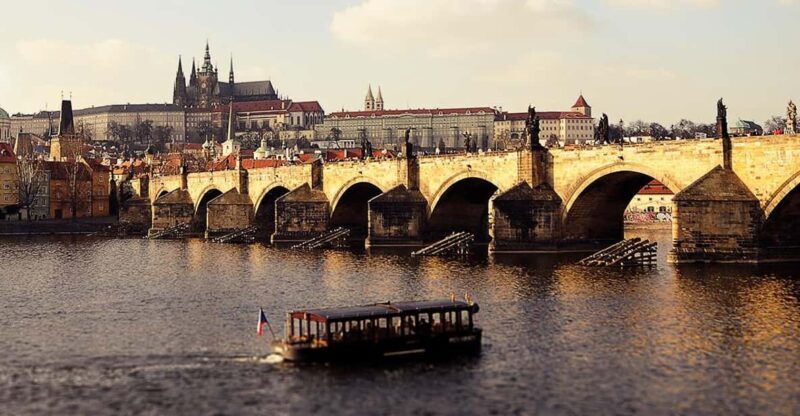 Prague: 2 hours city tour + 1 hour boat cruise - Why You Might Want to Book This Tour