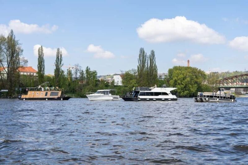 Prague: All-You-Can-Drink VIP Pontoon Boat Experience - Key Points