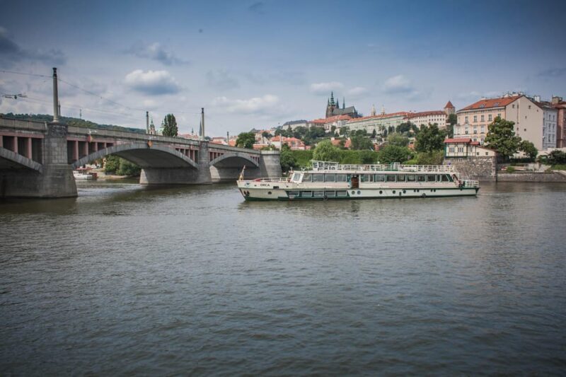Prague: An unforgettable 2-hour cruise on the Vltava River. - Key Points