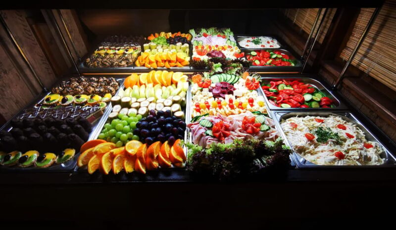 Prague At Dusk: 1-Hour Historic Boat Tour with Commentary - Who Will Love This Tour?