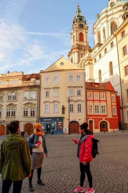 Prague: Before the Crowd Sunrise Tour & Breakfast - Key Points