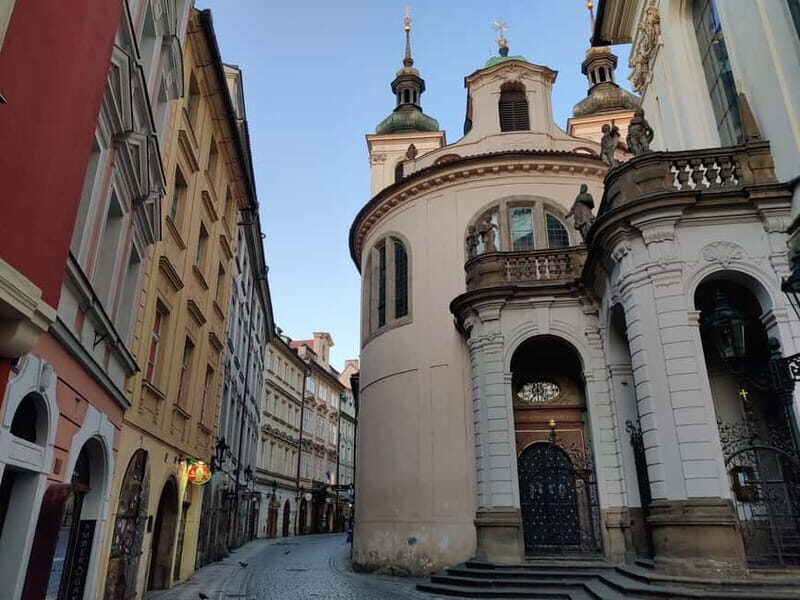 Prague: Before the Crowd Sunrise Tour & Breakfast - FAQ