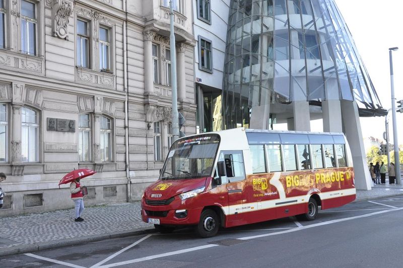 Prague: Big Bus Hop-on Hop-off, Castle Tour and River Cruise - Dancing House, Jiraskovo, and Good Walkability